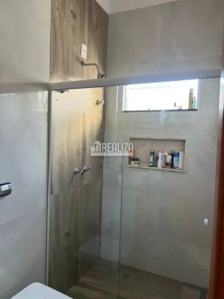 Imagem Casa com piscina aquecida e varanda gourmet no Condomínio Estância dos Ipês, em Uberaba!