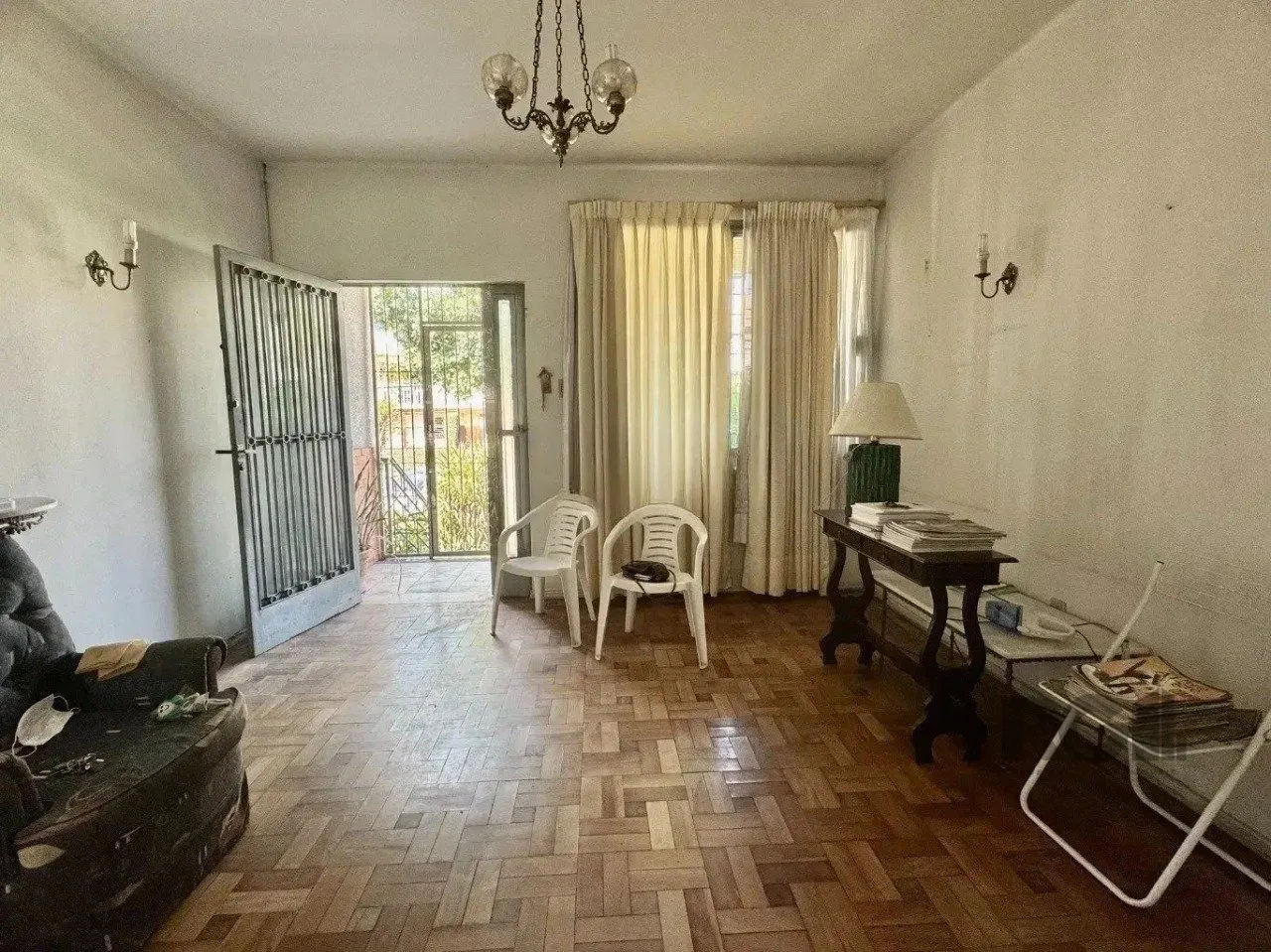 Imagem Casa de 5vquartos e 3 vagas de garagem no bairro Santana em Porto Alegre