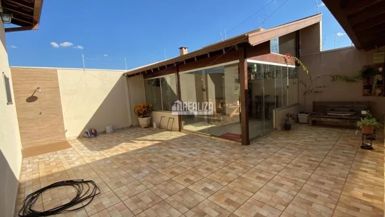 Imagem Casa com 4 dormitórios e Varanda Gourmet no bairro Jardim São Bento