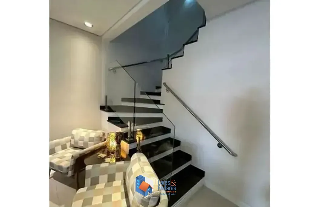 Imagem Casa em Condomínio à venda 3 Quartos 3 Suites 4 Vagas 229M² Jardim Londrina São Paulo - SP
