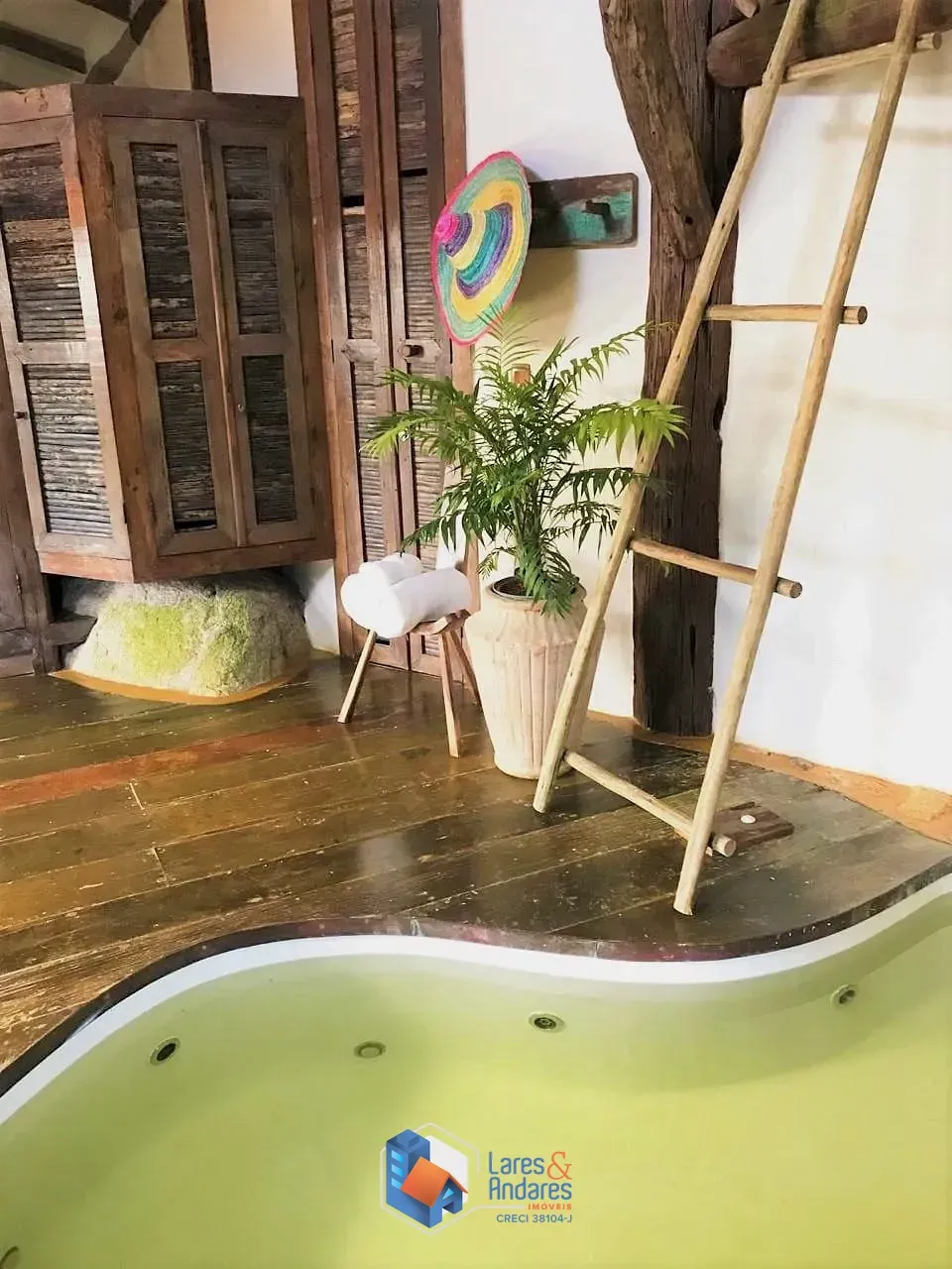 Imagem Casa Alto Padrão de frente para o Mar em Ilhabela, SP -