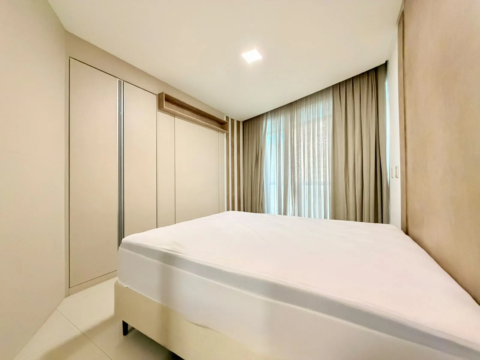 Imagem Apartamento com vista para o mar à venda com 220m2 por R$ 3.900.000,00