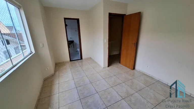 Imagem Sobrado em condomínio fechado 03 quartos c/suíte, desocupado no Uberaba em Curitiba PR