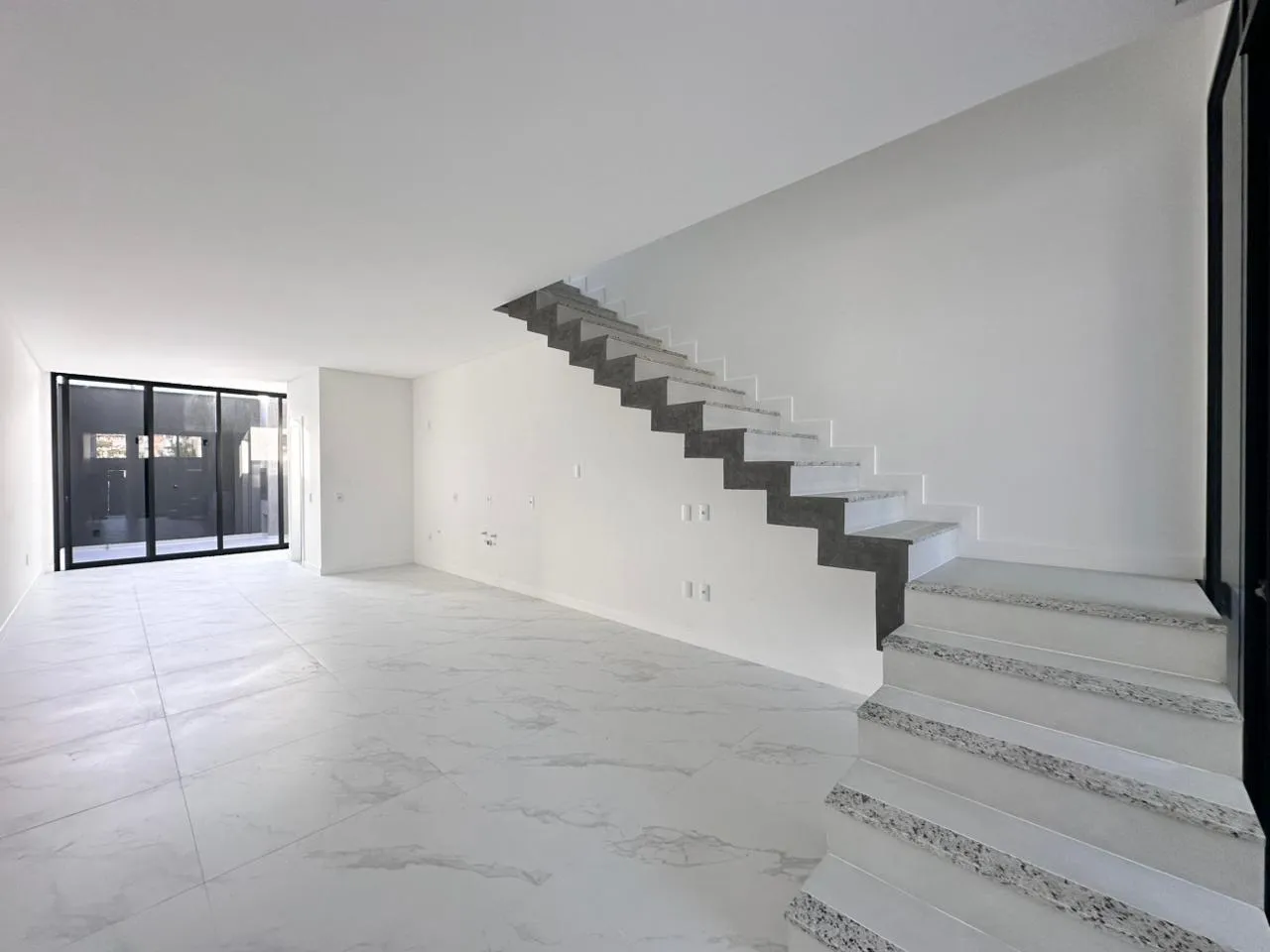 Imagem Casa à venda com 105m2 por R$ 1.000.000,00
