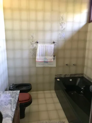 Imagem Casa de Luxo em Condomínio na Taquara, Rio de Janeiro - 5 Quartos, 5 Suítes, 430m² - Imperdível!