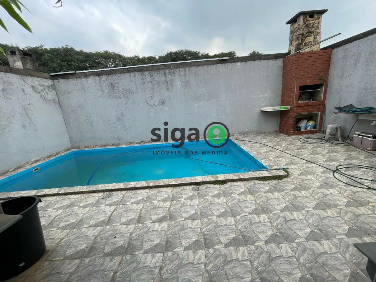 Imagem Casa Térrea com Piscina e Terreno Amplo a Poucos Minutos do Morumbi.