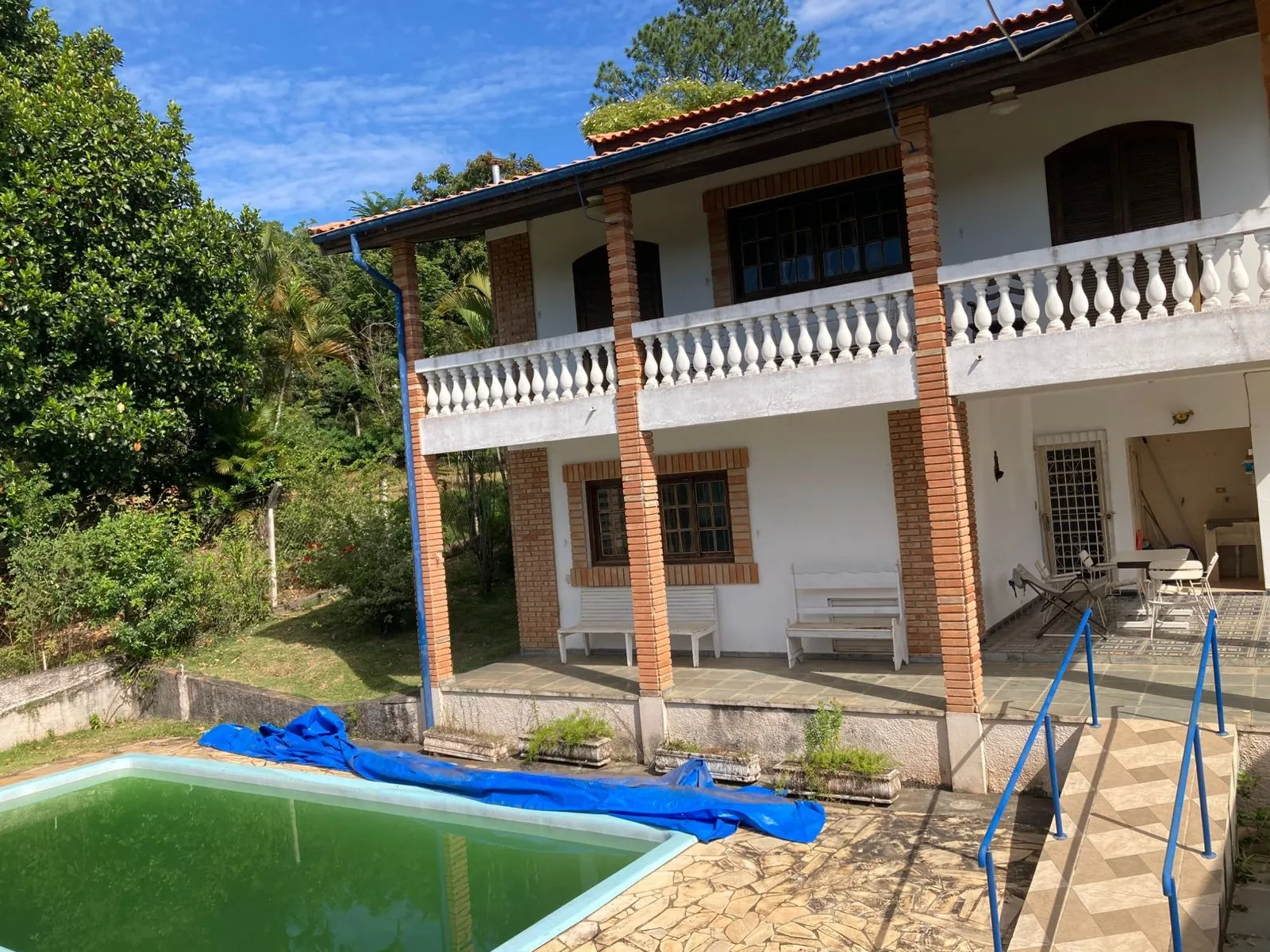 Imagem Linda Chácara de 3000m² com Casa Sobrado, Piscina, e Pomar ? Porteira Fechada em Aracoiaba da Serra