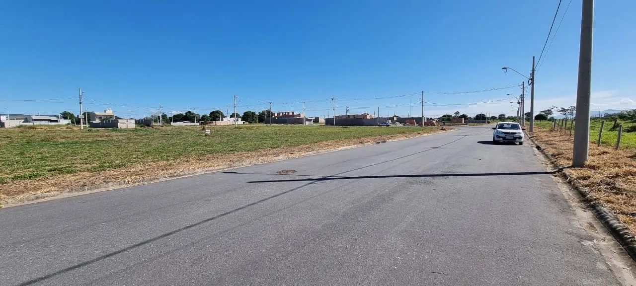 Foto do imóvel Terreno plano de 175 m² à venda no Residencial Veredas, próximo à NOVELIS, com infraestrutura completa e pronto para construir.