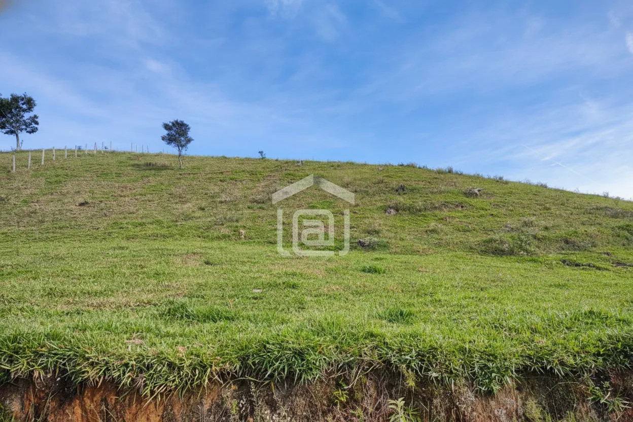 Imagem Sítio 23 m² à venda em Zona Rural, Poços de Caldas