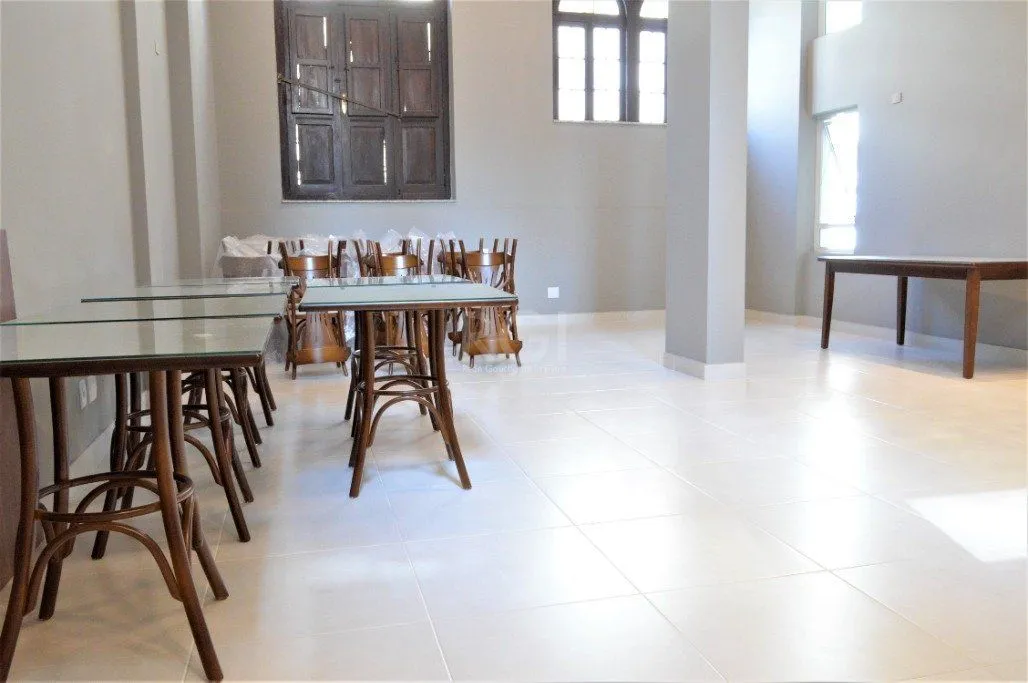 Imagem Excelente apartamento 2 dormitórios com garden e duas vagas no Bom Fim