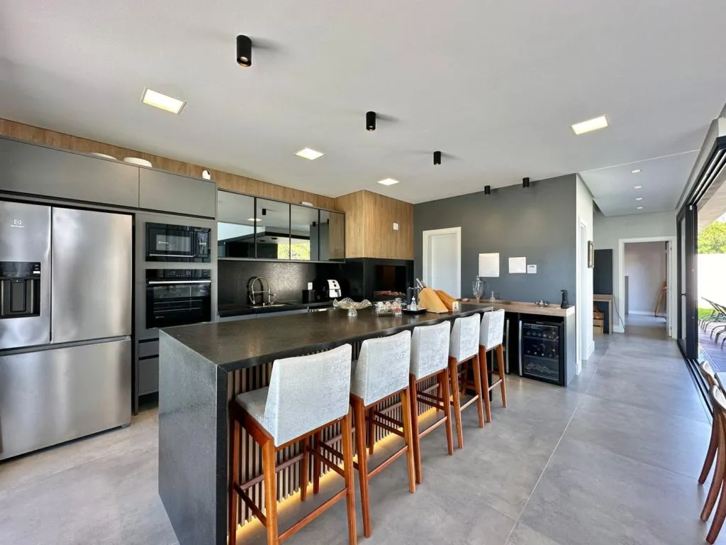 Imagem Casa em Condominio 4 Dormitórios - Bairro Capão Novo