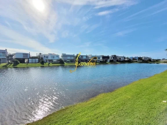 Imagem Casa condomínio com 05 suites e piscina aquecida