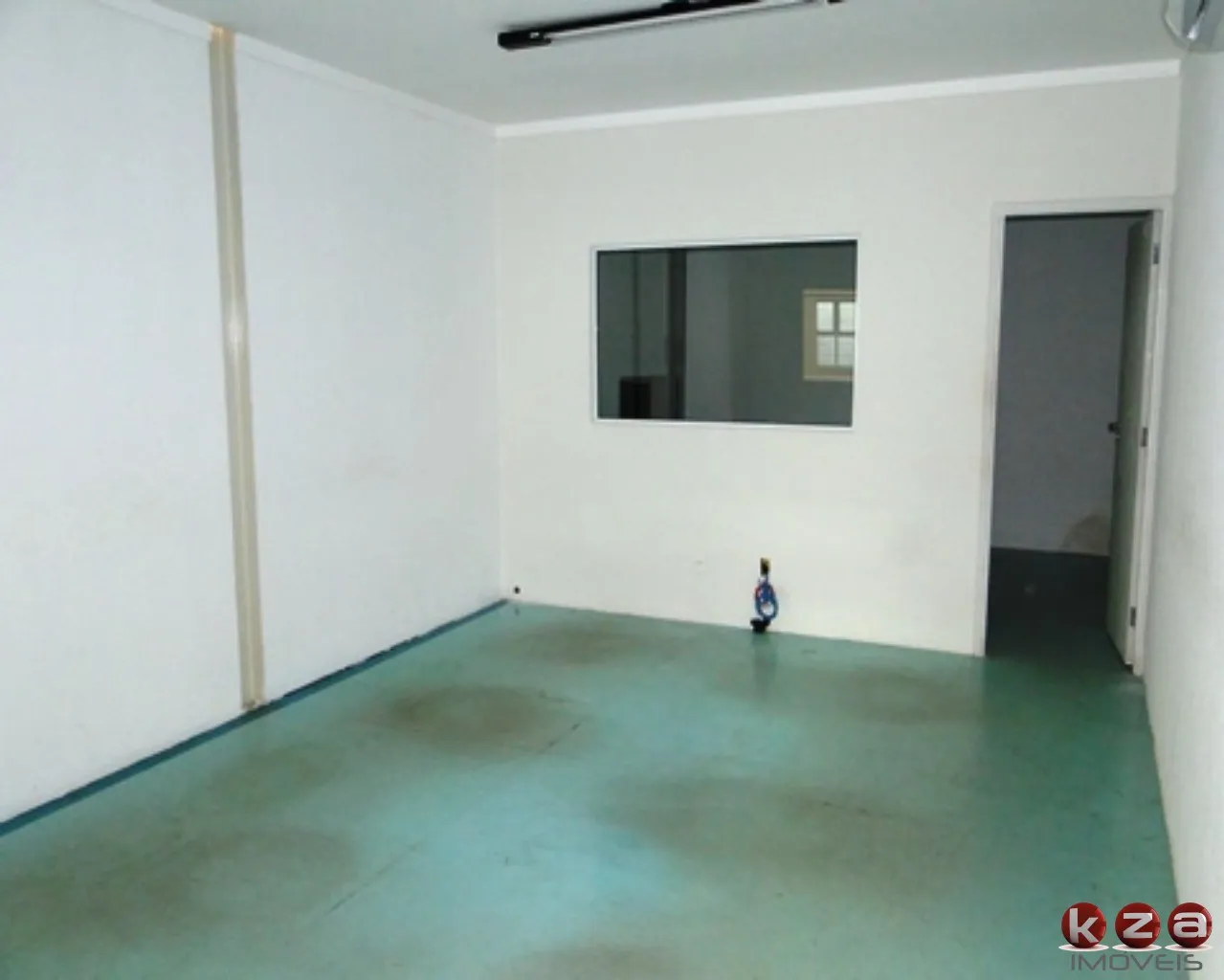 Imagem Galpão Industrial com 6 Salas e 25 Vagas em Valinhos-SP - Oferta Imbatível no Bairro Chácaras São Bento!