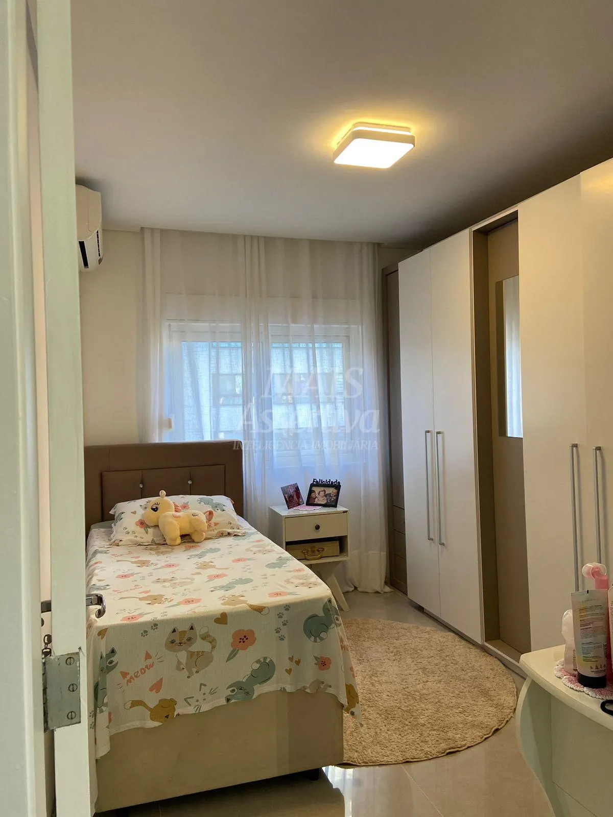Imagem Excelente Apartamento semimobiliado em bairro nobre na Cidade de Novo Hamburgo