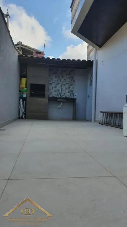 Imagem Casa em Condomínio para Venda em Cabo Frio / RJ no bairro Parque Burle