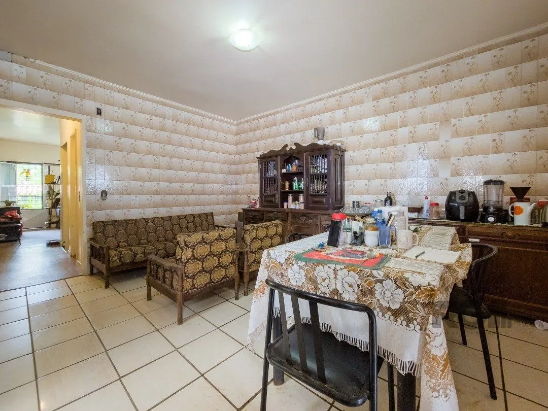 Imagem Casa para Venda - 210m², 3 dormitórios, sendo 1 suites, 2 vagas - Tristeza