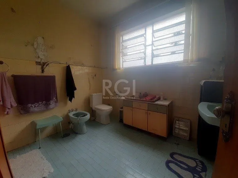Imagem Casa para Venda - 243m², 3 dormitórios, 5 vagas - Medianeira