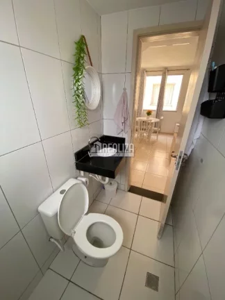 Imagem Apartamento para alugar no Condomínio Parque Uniclass, no bairro Conjunto Umuarama, Uberaba - 2 dormitórios