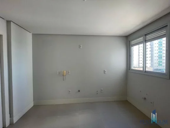 Imagem Apartamento Quadra Mar para Venda em Balneário Camboriú, CENTRO, 3 dormitórios, 3 suítes, 4 banheiros, 3 vagas