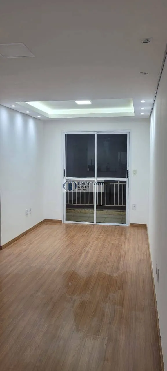 Imagem Lindo apartamento amplo 2 dormitórios, 1 vaga rotativa , varanda .