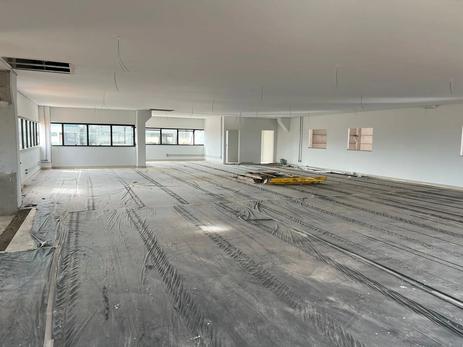 Imagem Galpão Empresarial de 2239,40m² Localizado em Iporanga - Sorocaba/SP!