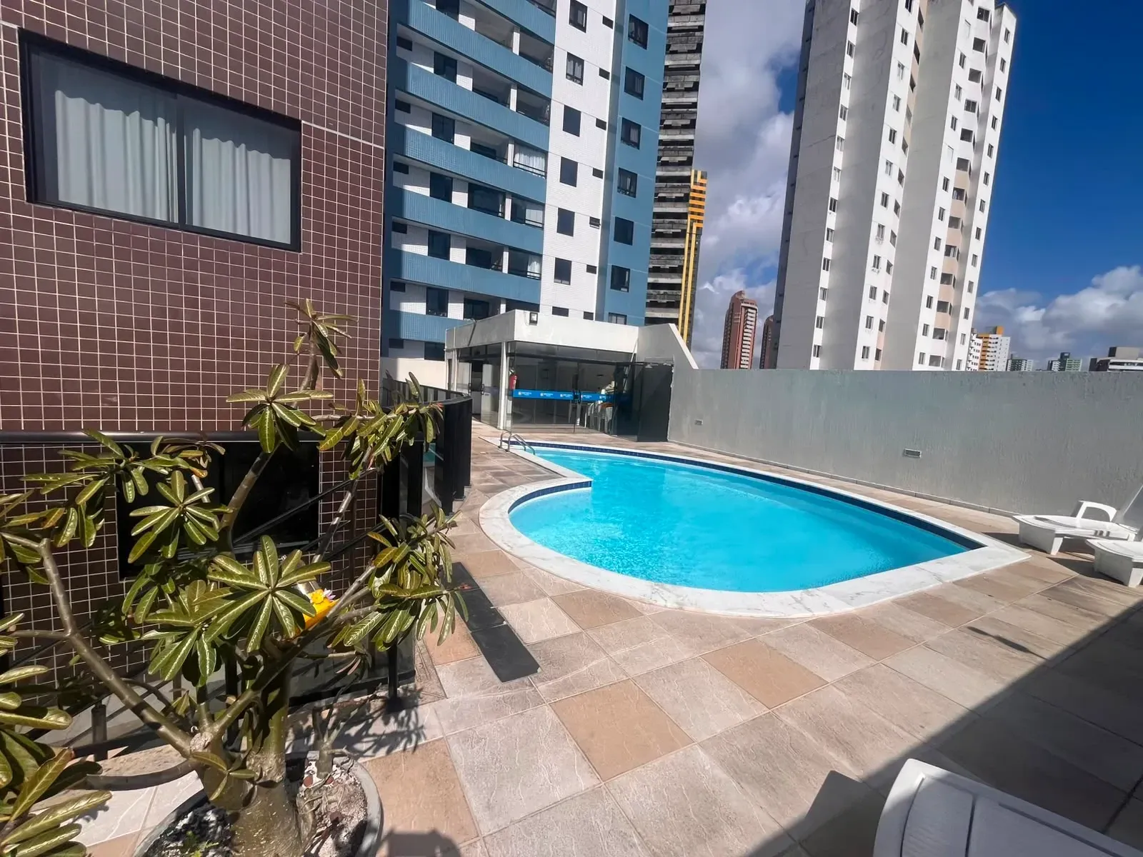 Imagem Apartamento com 2 Quartos para Alugar, 56 m² em Ponta Negra - Natal
