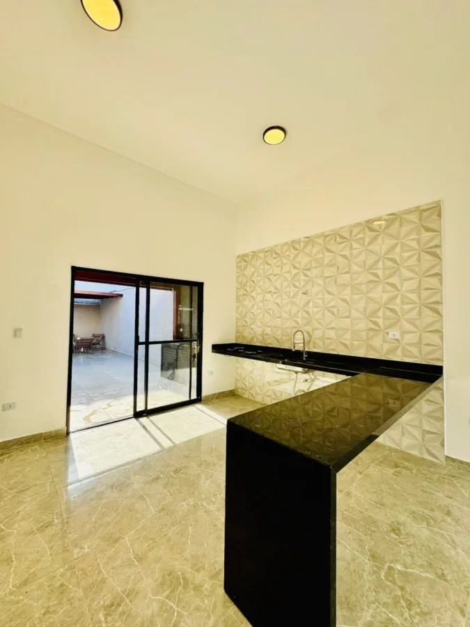 Imagem Casa para Venda em Itanhaém, Bopiranga, 3 dormitórios, 1 suíte, 1 banheiro, 2 vagas