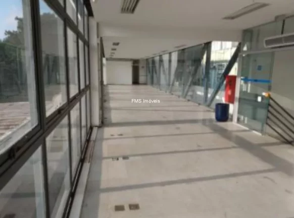 Imagem Prédio comercial com 935m² na Lapa.