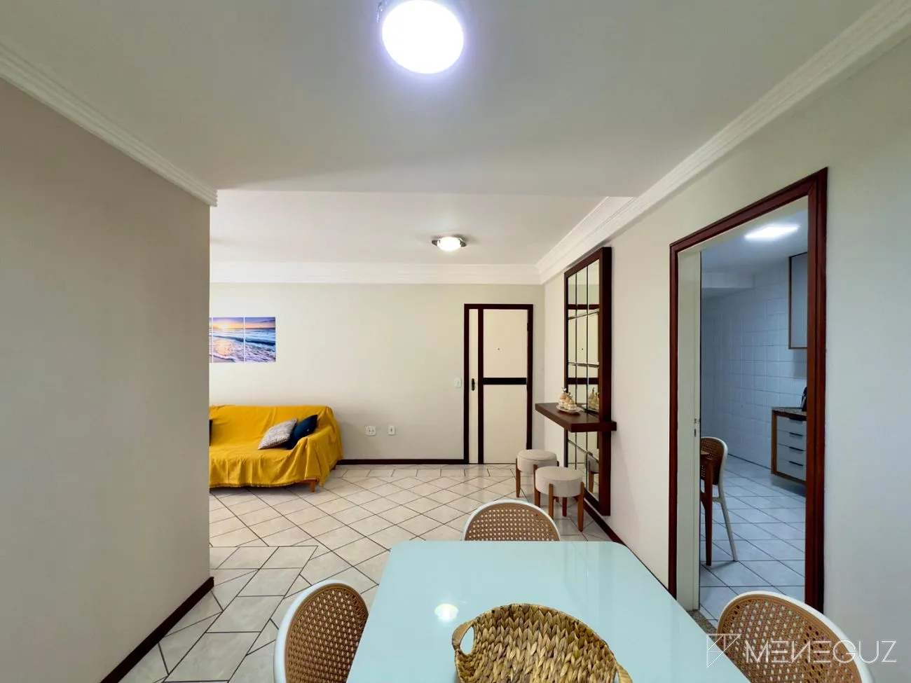 Imagem Exclusivo: Apartamento mobiliado, 3 quartos e DCE, na melhor localização da Praia do Morro.