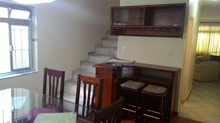Imagem Sobrado com 4 dormitórios ótima localização