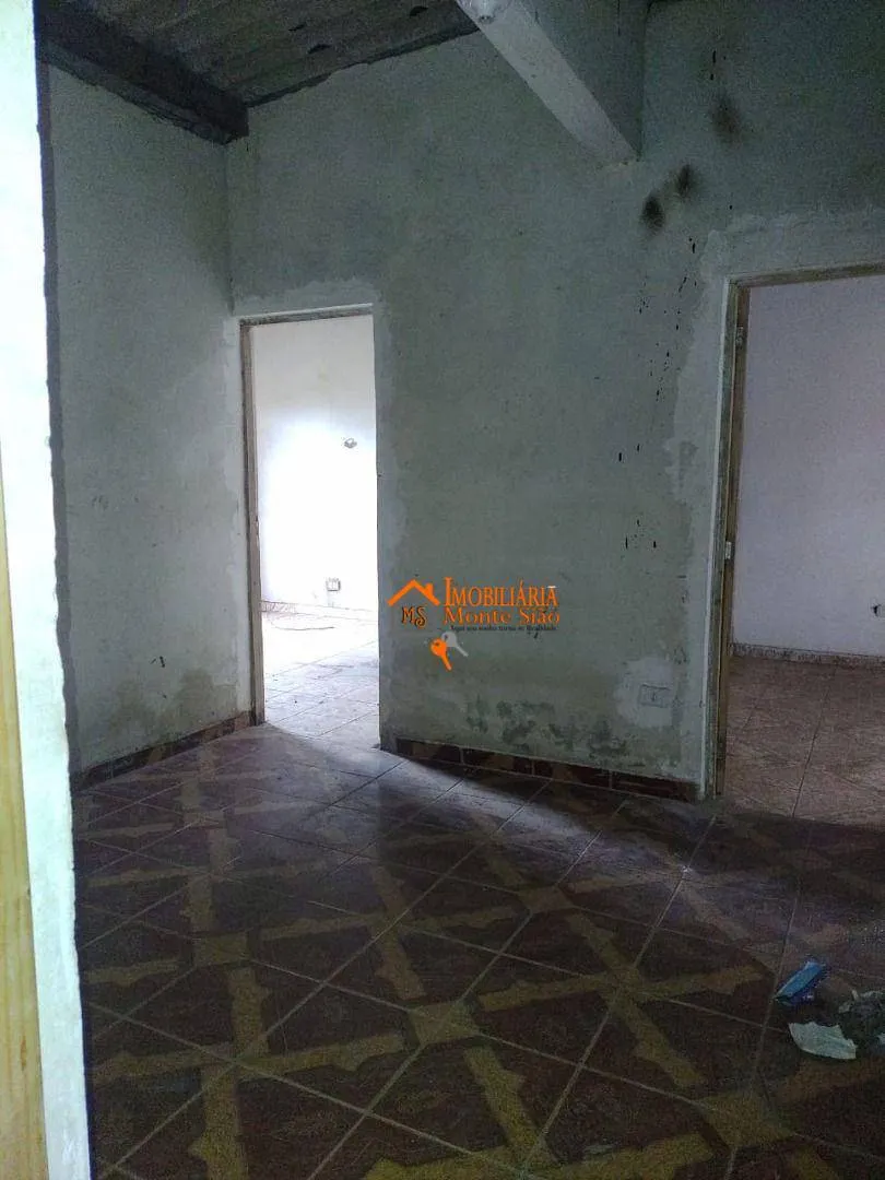 Imagem Casa com 6 dormitórios à venda, 200 m² por R$ 750.000,00 - Parque Continental II - Guarulhos/SP