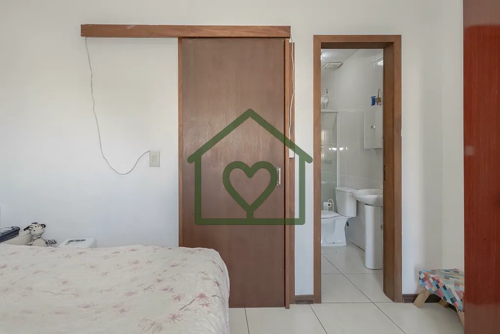 Imagem Gostaria de apresentar uma excelente oportunidade de imóvel: uma casa estilo sobrado com 92 m² de ...