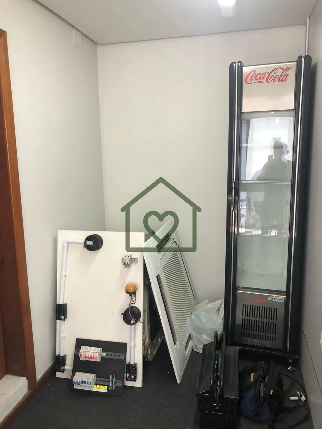 Imagem Sala comercial desocupada, com vista para o Guaíba, localização privilegiada, com 36 m² de área...
