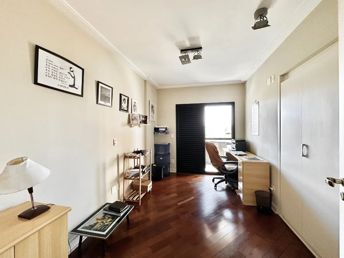 Imagem Apartamento para venda e locação em Aclimação com 3 quartos, sendo 2 suítes, 226m2