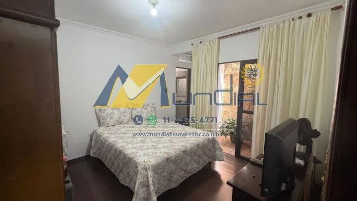 Imagem Casa Térrea Espaçosa com 3 Dormitórios, 2 Suítes e 4 Vagas no Bangu