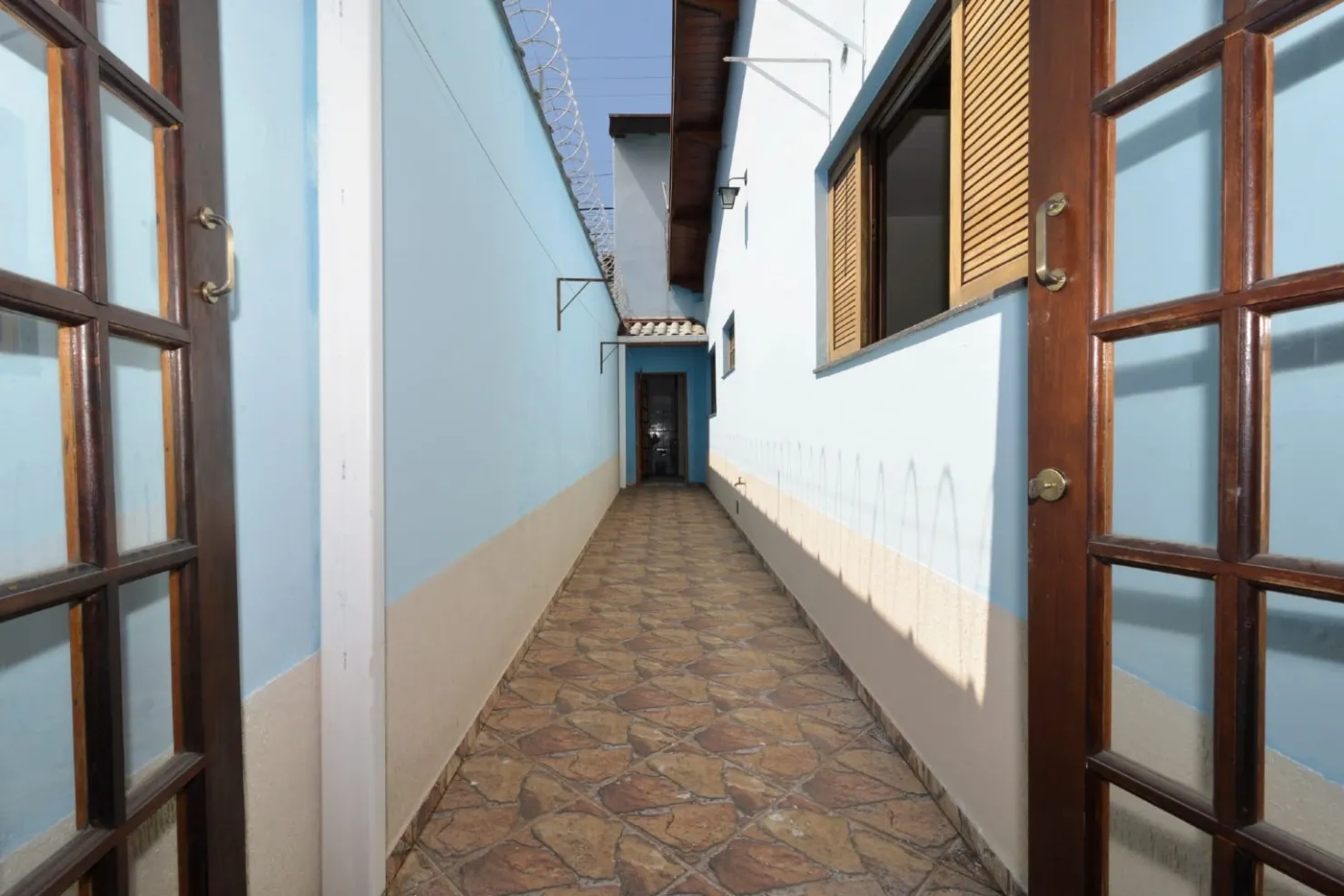 Imagem Casa à venda 2 Quartos, 1 Vaga, 220M², Chácara São Silvestre, Taubaté - SP