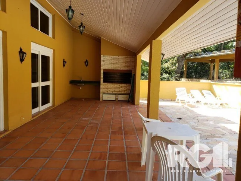 Imagem VENDA - ÓTIMA CASA EM CONDOMÍNIO NA ZONA SUL
