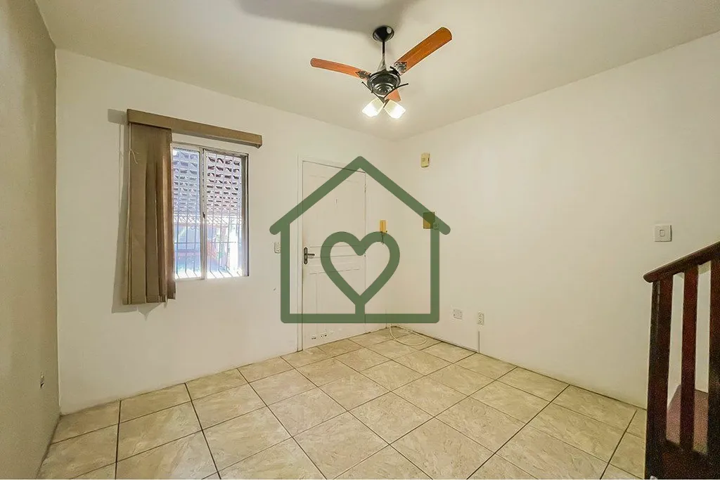Imagem Casa em condomínio semimobiliada, com 85m² privativos, que combina de forma harmoniosa conforto, f...