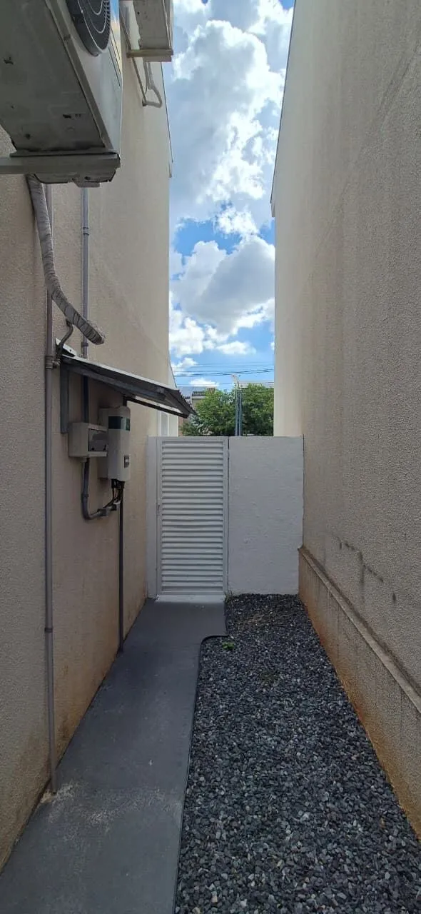 Imagem Sobrado 3 Quartos sendo 1 Suite em Condomínio Village do Bosque