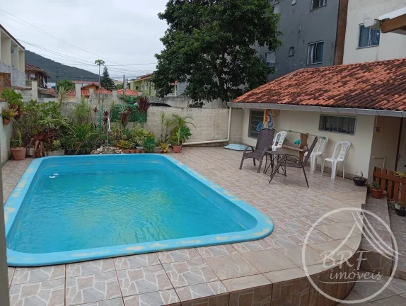 Imagem Excelente Casa 3 Dormitórios/Suíte c/ Piscina + Loft nos Ingleses