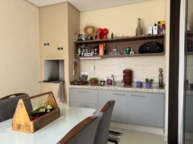 Imagem Lindo Sobrado à Venda em Condomínio Fechado em Sorocaba - 3 Suítes, Espaço Gourmet e Energia Solar