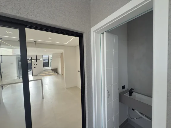 Imagem Casa com Automação e Design Elegante, Pronta para Morar!