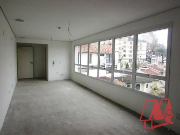 Imagem Na rua Luzitana, sala nova de 40 m².