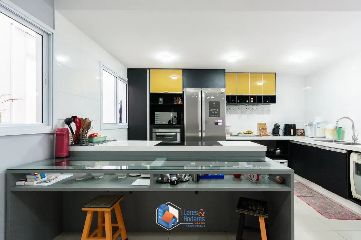 Imagem Casa para venda em Cambuci com 3 quartos, sendo 3 suítes, 187m²