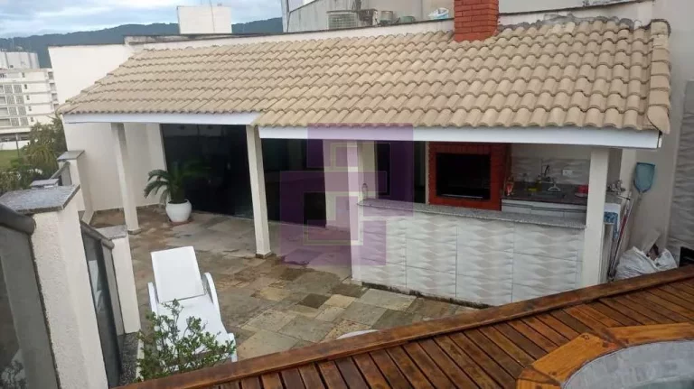 Imagem Cobertura, com piscina e churrasqueira, reformada! Enseada , proximo da Praia.