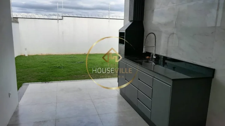 Imagem Casa térrea, 3 Dormitórios (1 suíte), 4 vagas, 300m2, Condomínio Malibu.