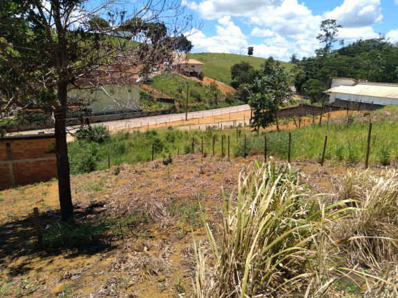 Terreno à Venda, 300 m² em Oseias  - Fundão