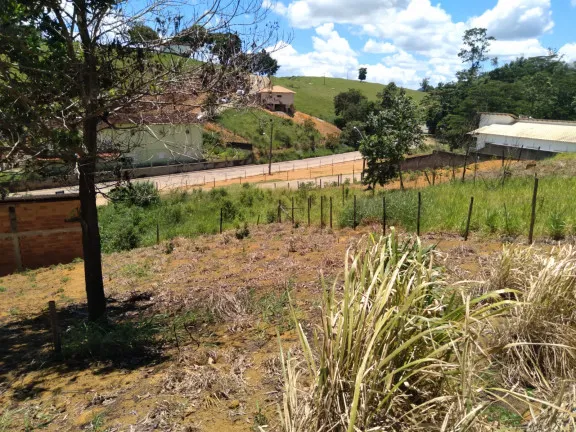 Terreno à Venda, 300 m² em Oseias  - Fundão