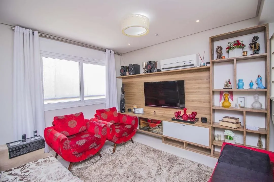 Imagem Casa em condomínio com pátio e suíte - Jardim São Pedro, POA