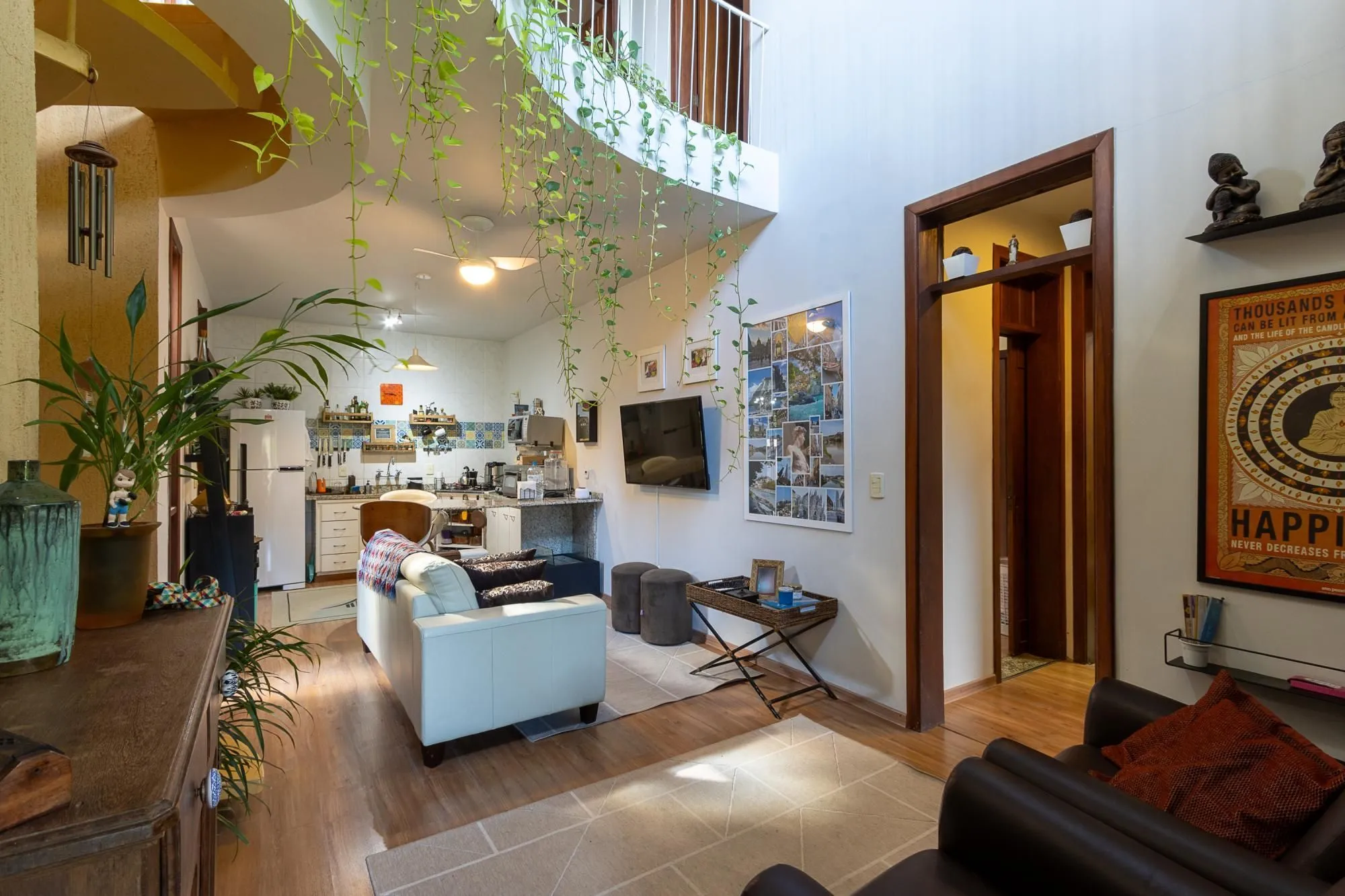 Imagem Casa em condomínio á venda com 6 dormitórios em Porto Alegre